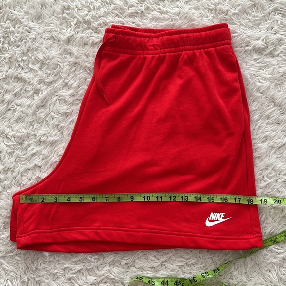 Nike Mid Rise Shorts - Picture 12 of 12